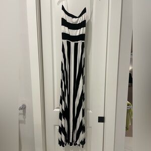 Dillard’s Elan maxi dress - XS